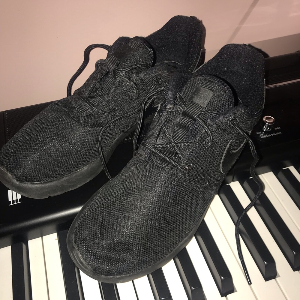 Nike Roshe Size 3